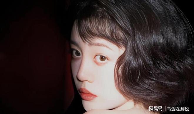 怎么也捧不红今搭档陈建斌终于火出圈开元棋牌网站身材不输迪丽热巴杨幂却(图2)