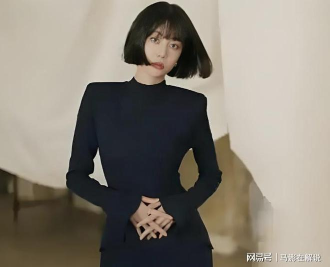 怎么也捧不红今搭档陈建斌终于火出圈开元棋牌网站身材不输迪丽热巴杨幂却(图9)