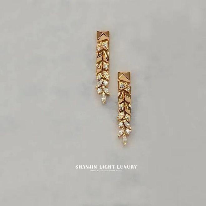 饰才是真正的“瘦脸神器”？开元ky棋牌为什么说流苏耳(图11)